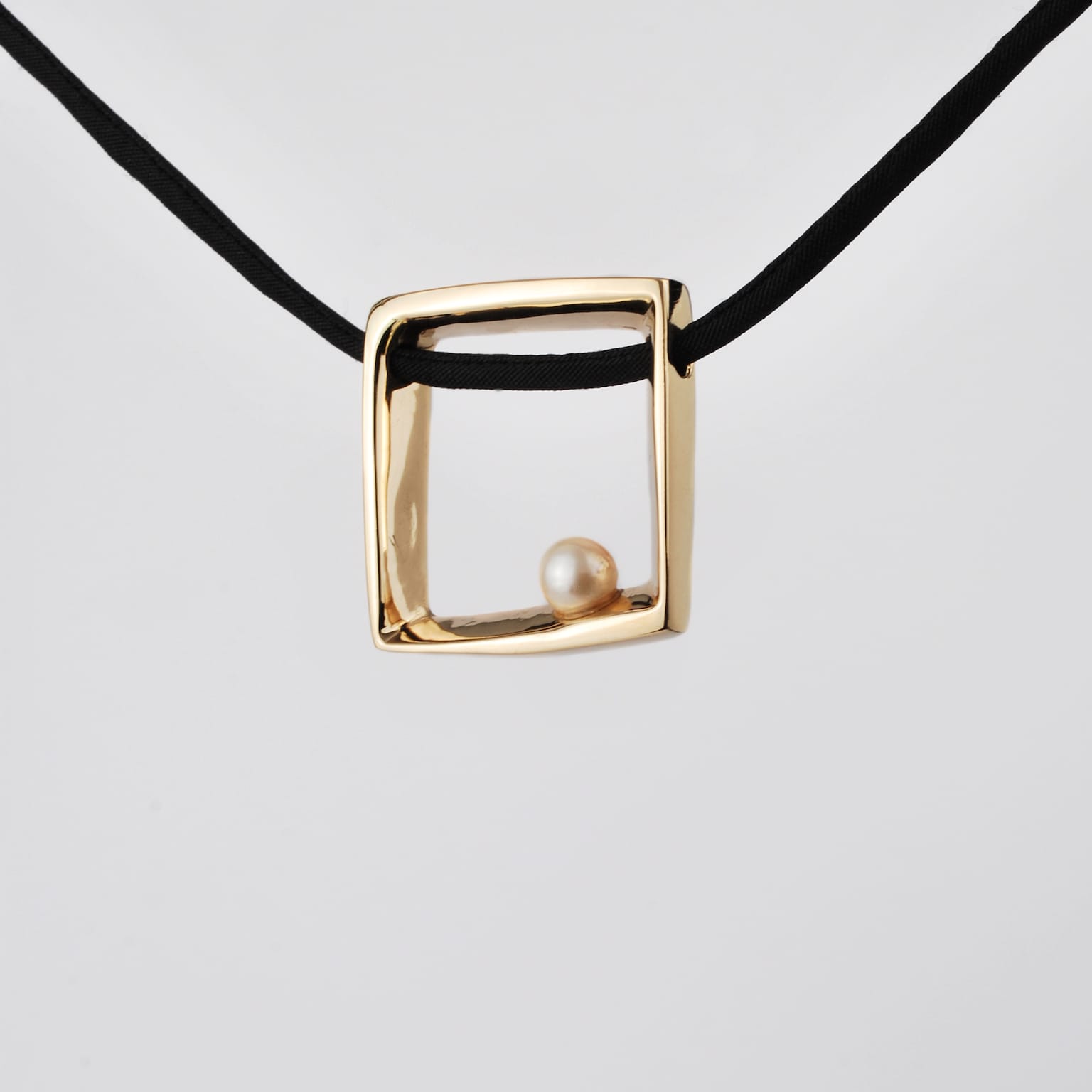 Perla Square
